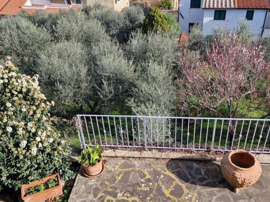 Ausblick zur Terrasse Haus Chianni