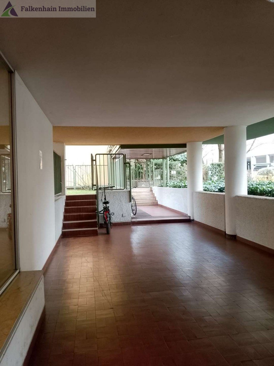 Hauseingangsbereich Wohnung Bozen