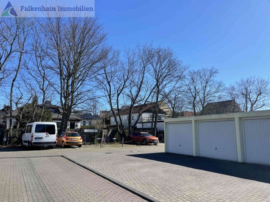 Garagen und Au�enstellpl�tze Mehrfamilienhaus Leipzig