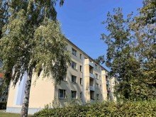 R�ckansicht mit Balkonen Sch�ne 3 Zi.- Wohnung, frisch gewei�te W�nde und Balkon in ruhiger Lage von Bad Lausick!