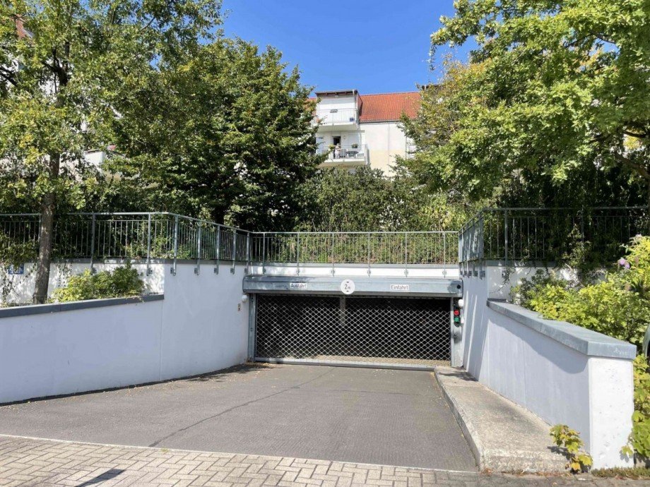 Tiefgaragen-Zufahrt Terrassenwohnung Leipzig