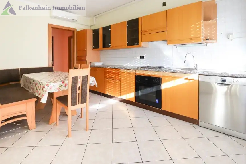 K�che mit Einbauk�che Wohnung Bozen