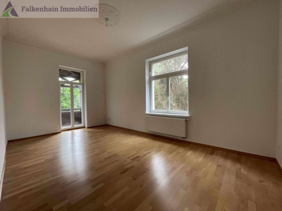 Schlafzimmer mit Balkon Etagenwohnung Markkleeberg