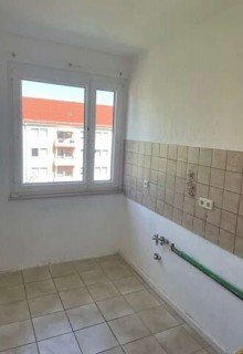 K�chenansicht Sch�ne 3 Zi.- Wohnung, frisch gewei�te W�nde und Balkon in ruhiger Lage von Bad Lausick!