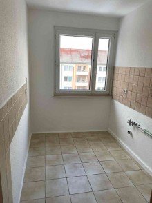 K�che Sch�ne 3 Zi.- Wohnung, frisch gewei�te W�nde und Balkon in ruhiger Lage von Bad Lausick!