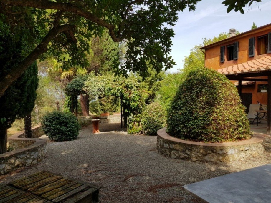 Gartenbereich Haus Collemontanino