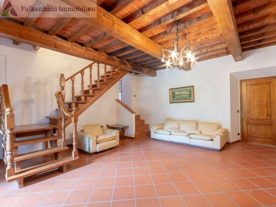09b5cc64-6c78-4a42-ac78-354404e7bf9d_original Haus Carmignano