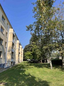 R�ckansicht Sch�ne 3 Zi.- Wohnung, frisch gewei�te W�nde und Balkon in ruhiger Lage von Bad Lausick!
