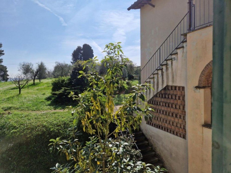 Treppe in Garten Haus Aiale