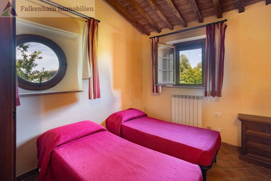 51e86ebd-504c-4bcb-b1b5-b075caa31a7d_original Haus Tocchi