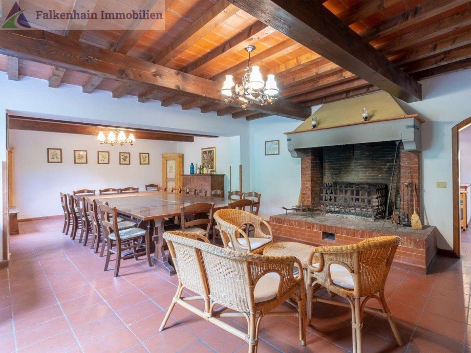 e30aff48-7e81-4d5b-881a-f45139bed340_original Haus Carmignano