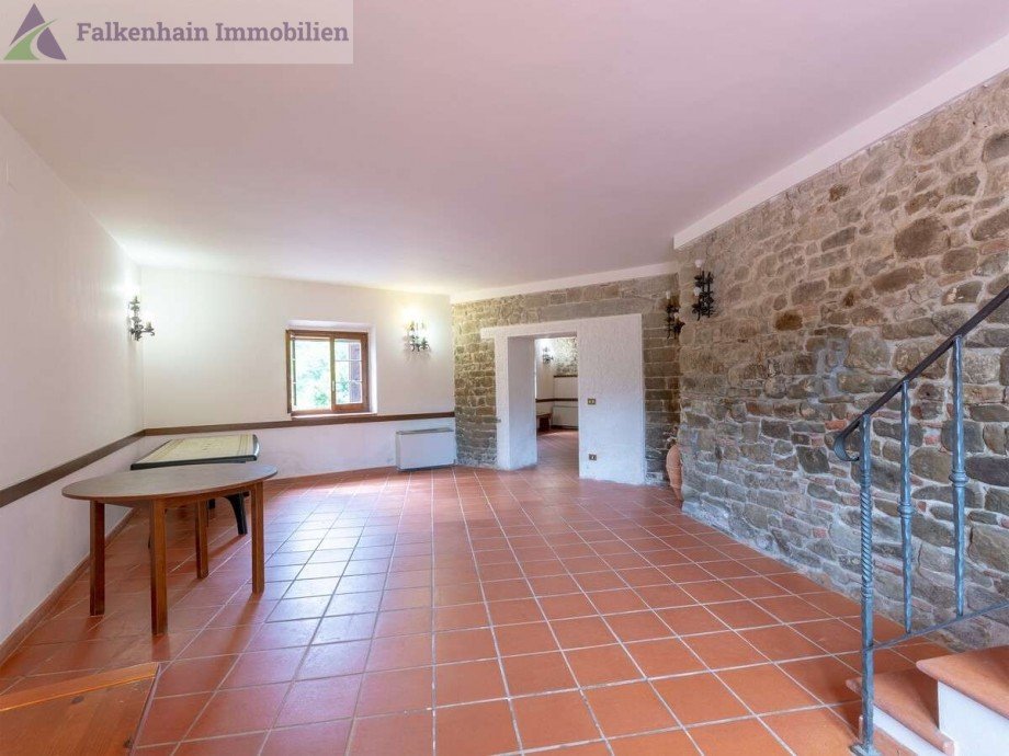 f2753105-fe5b-4c15-8596-d1f26ce4de9d_original Haus Carmignano
