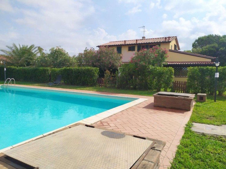 100LApartment_-Meer_Toskana Cecina Wohnung 60 m� Apartment mit Veranda, Garten und Pool - nur 800 m vom Meer in Cecina!