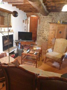 Wohnzimmer mit Kamin imErdgeschoss Charmantes Haus mit Blick �ber die malerische Landschaft der Toskana zwischen Florenz & Lucca!